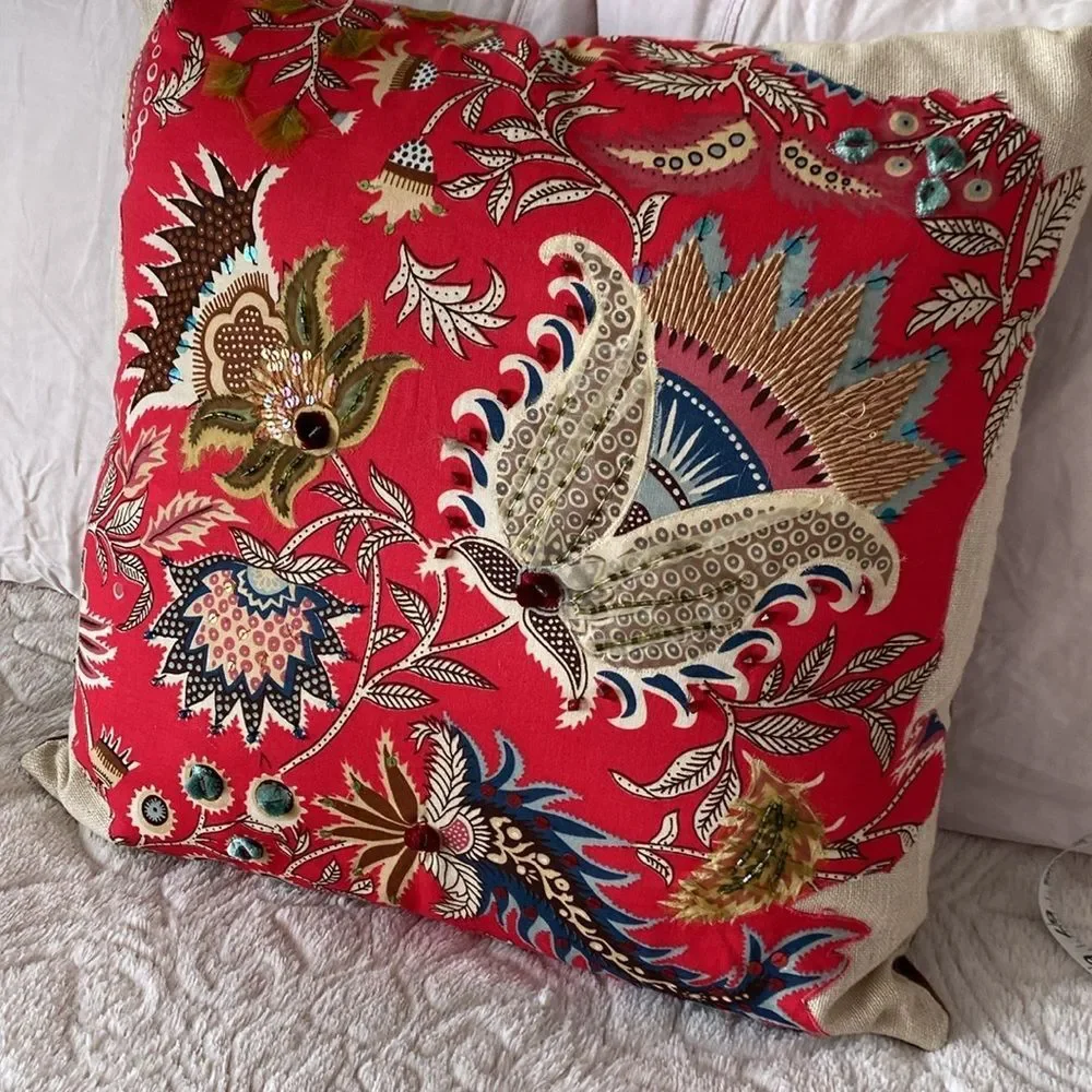 Pier 1 accent throw pillow Used 4 staging like NEW! Beautiful intricate details